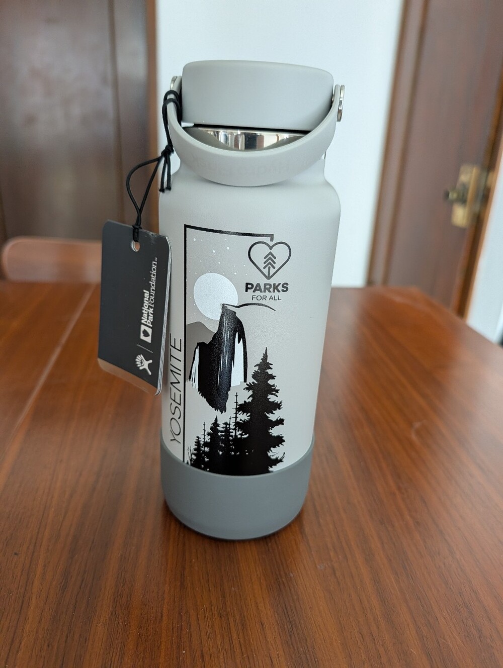 Yosemite Hydro Flask National Park Foundation Limited Edition 32 oz Brand New